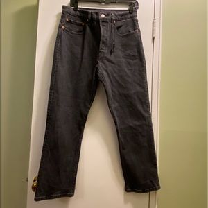 LEVIS SHRINK TO FIT 501 DENIM JEANS BUTTON FLY.